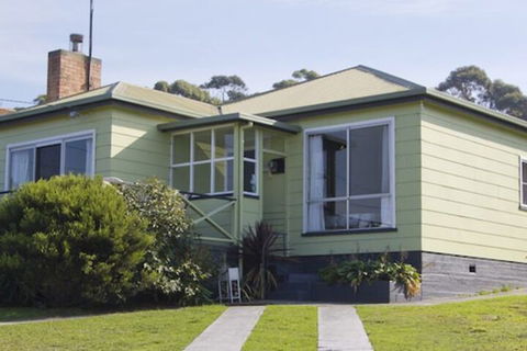 Lady Barron Holiday Home - Accommodation Gladstone 3