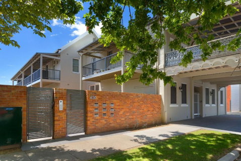 Waterstreet Apartment - Accommodation Gladstone 5