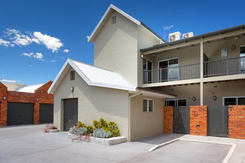 Waterstreet Apartment - Accommodation Gladstone 2