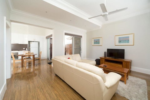 Waterstreet Apartment - Accommodation Gladstone 3