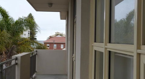 Glenelg Holiday Apartments- Corfu - Accommodation Gladstone 1