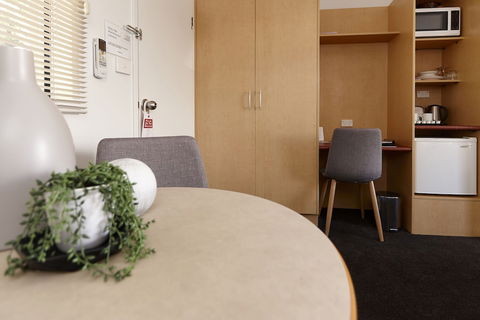 Elphin Motel & Serviced Apartments - Accommodation Gladstone 4
