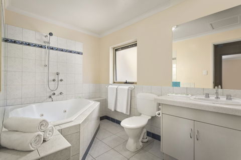 Elphin Motel & Serviced Apartments - Accommodation Gladstone 3
