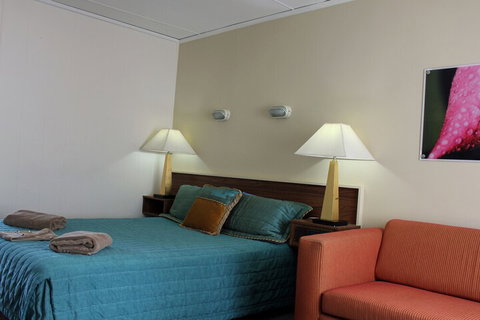 Australian Motor Homes Tourist Park - Accommodation Gladstone 3