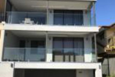 The Lighthouse Beachfront Accommodation - Accommodation Gladstone 0