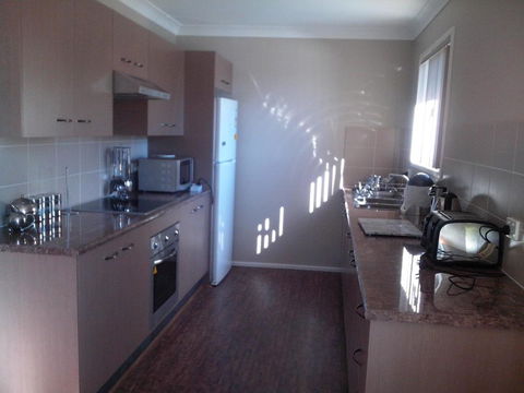 Surf Mist - Accommodation Gladstone 2