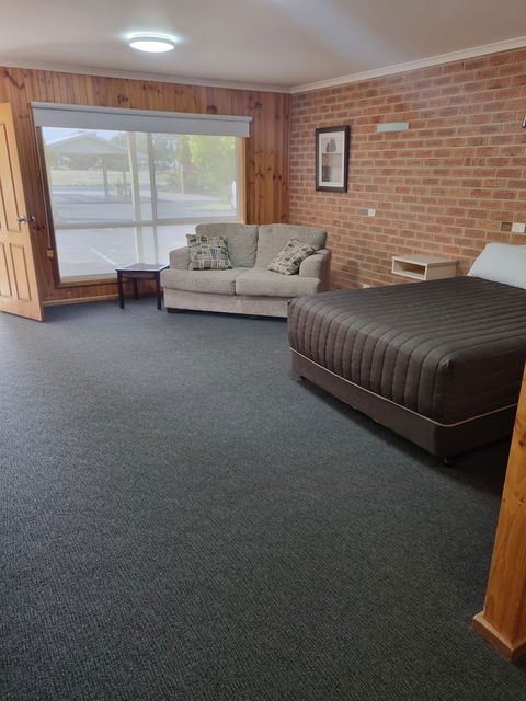 Country Roads Motor Inn Naracoorte - Accommodation Gladstone 6