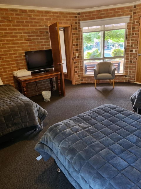 Country Roads Motor Inn Naracoorte - Accommodation Gladstone 4