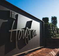 The Houston - Accommodation Gladstone
