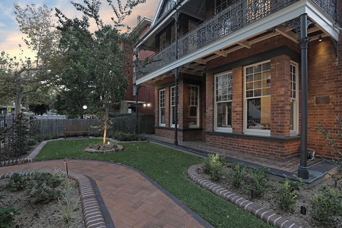 Dalziel Lodge - Accommodation Gladstone 2