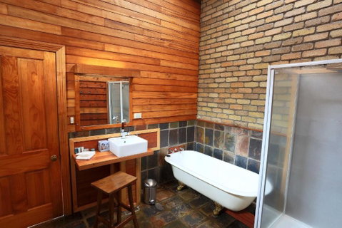 At The Beach & Not Quite At The Beach Holiday Cottages Stanley - Accommodation Gladstone 3