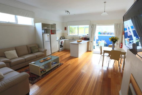 At The Beach & Not Quite At The Beach Holiday Cottages Stanley - Accommodation Gladstone 5