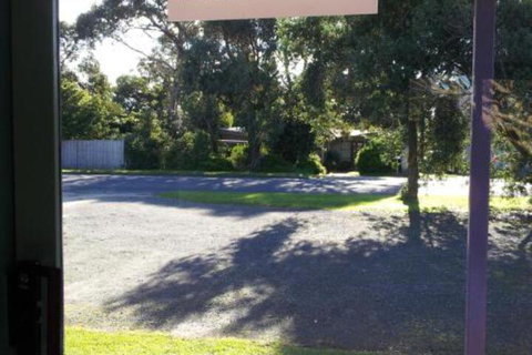 Anglesea Backpackers - Accommodation Gladstone 7