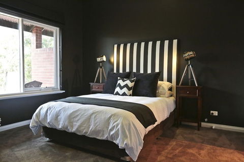 One Paddock Currency Creek Winery Villas - Accommodation Gladstone 6