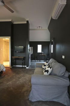 One Paddock Currency Creek Winery Villas - Accommodation Gladstone 5