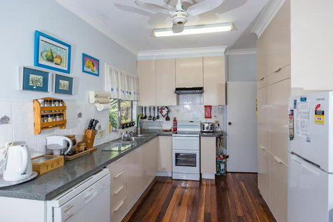 Boonah Hilltop Cottage - Accommodation Gladstone 1