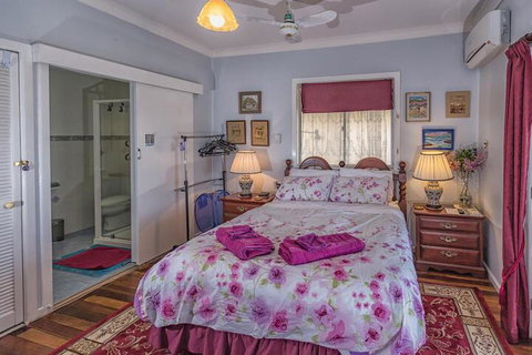 Boonah Hilltop Cottage - Accommodation Gladstone 0