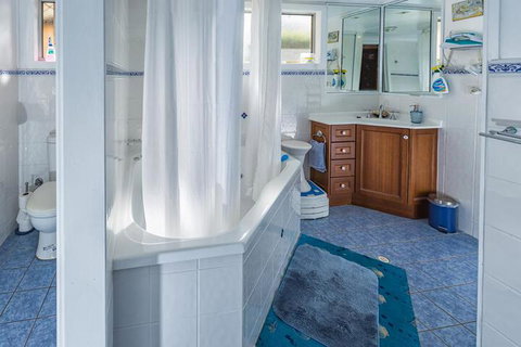 Boonah Hilltop Cottage - Accommodation Gladstone 4