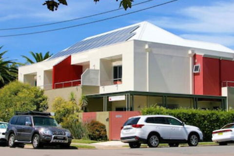 Chaucer Palms Boutique Bed & Breakfast - Accommodation Gladstone 0