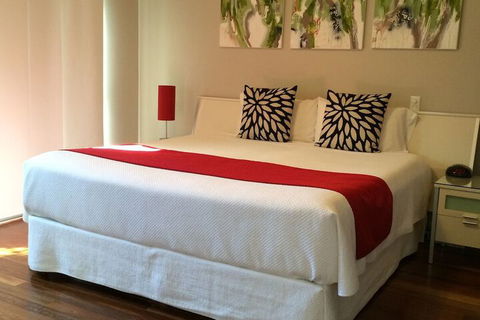 Chaucer Palms Boutique Bed & Breakfast - Accommodation Gladstone 7