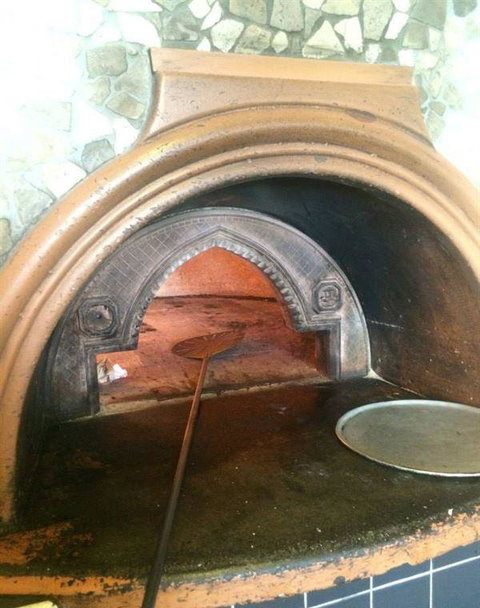 L'Olio Italian Kitchen - Accommodation Gladstone 5