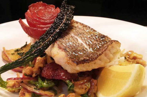 SEE Restaurant - Accommodation Gladstone 7