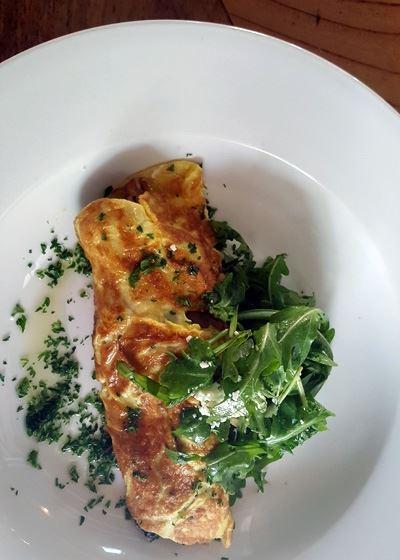 Top Pub Bistro - Accommodation Gladstone 0