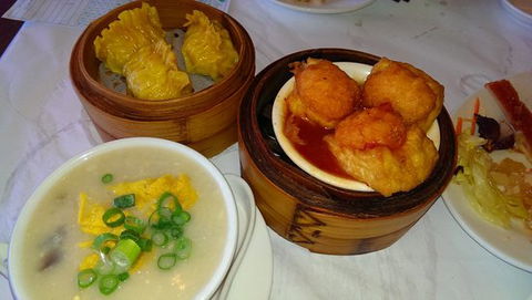 Gold Leaf Restaurant - Accommodation Gladstone 0