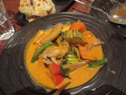 Thai & Rani - Accommodation Gladstone 0