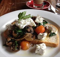 The Lower Deck Cafe - Accommodation Gladstone