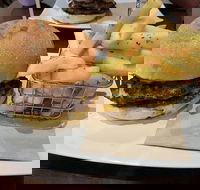 House of Burgers - Accommodation Gladstone