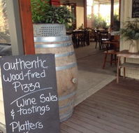 Whispering hills vineyard - Accommodation Gladstone