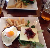 Glenrowan Hotel - Accommodation Gladstone