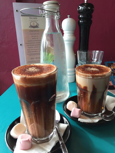 Le Cafe On St George - Accommodation Gladstone 4