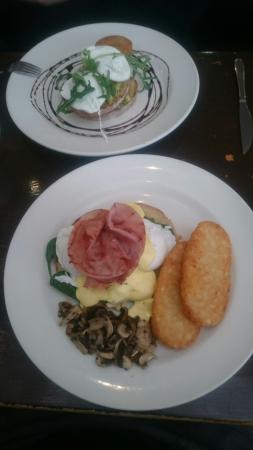 Lysanders Cafe - Accommodation Gladstone 0