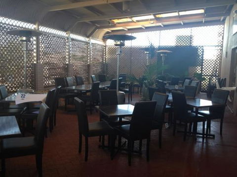 Albany's Indian Tandoori Restaurant - Accommodation Gladstone 0