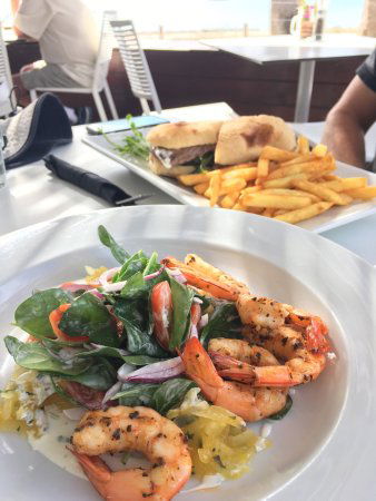 The Boughshed Restaurant - Accommodation Gladstone 0