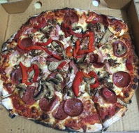 Little Joes Woodfired Pizza - Accommodation Gladstone