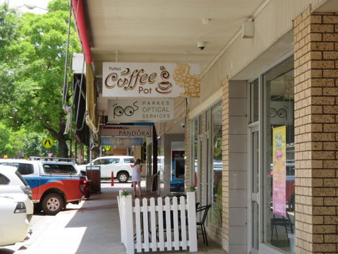 Parkes Coffee Pot - Accommodation Gladstone 0