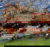 Snow Goose Hotel Adaminaby - Accommodation Gladstone