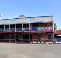 The Railway Hotel - Accommodation Gladstone