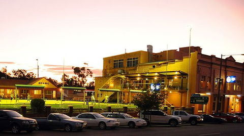 Gunnedah Services & Bowling Club - Accommodation Gladstone 0