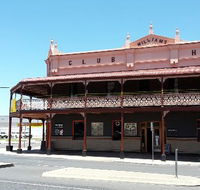 The Club Hotel Experience - Accommodation Gladstone