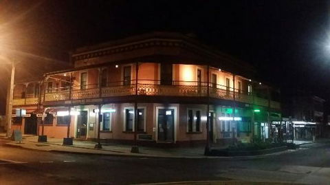 The Great Central Hotel - Accommodation Gladstone 0