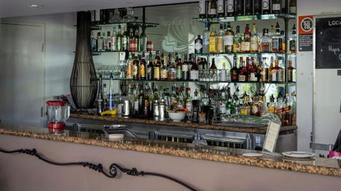The Rocks Restaurant & Bar - Accommodation Gladstone 0