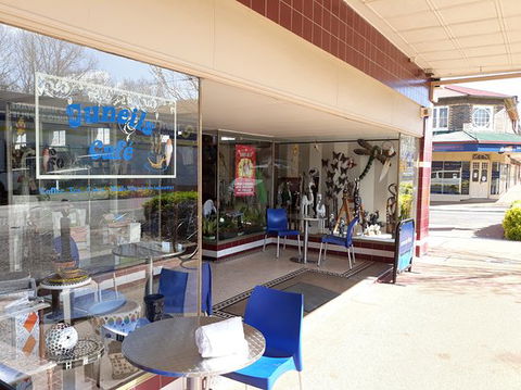 Juneil's - Accommodation Gladstone 0