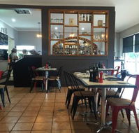 The Village - Where Food Meets Wine. - Accommodation Gladstone