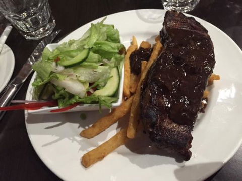 Tumbarumba Motel & Elms Restaurant - Accommodation Gladstone 0