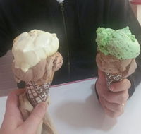 Annie's Old Fashioned Ice Cream Parlour - Accommodation Gladstone
