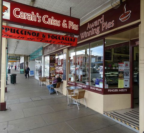 Carahs Cakes & Pies - Accommodation Gladstone 0